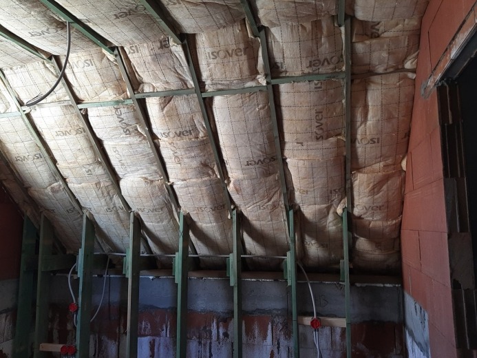 dak isoleren met minerale wol in waregem